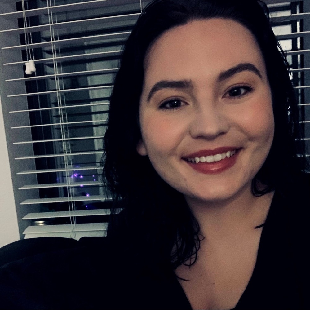 Meet your Posher, Laura